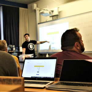 2IMPREZS: The interactive energy optimisation decision model, E.Wattson, and the CO2 sensor box helps students across the North Sea Region, on a transnational level, to become aware of the indoor climate of their classroom and how their own behaviour impacts energy consumption at school. Teacher and students in a classroom